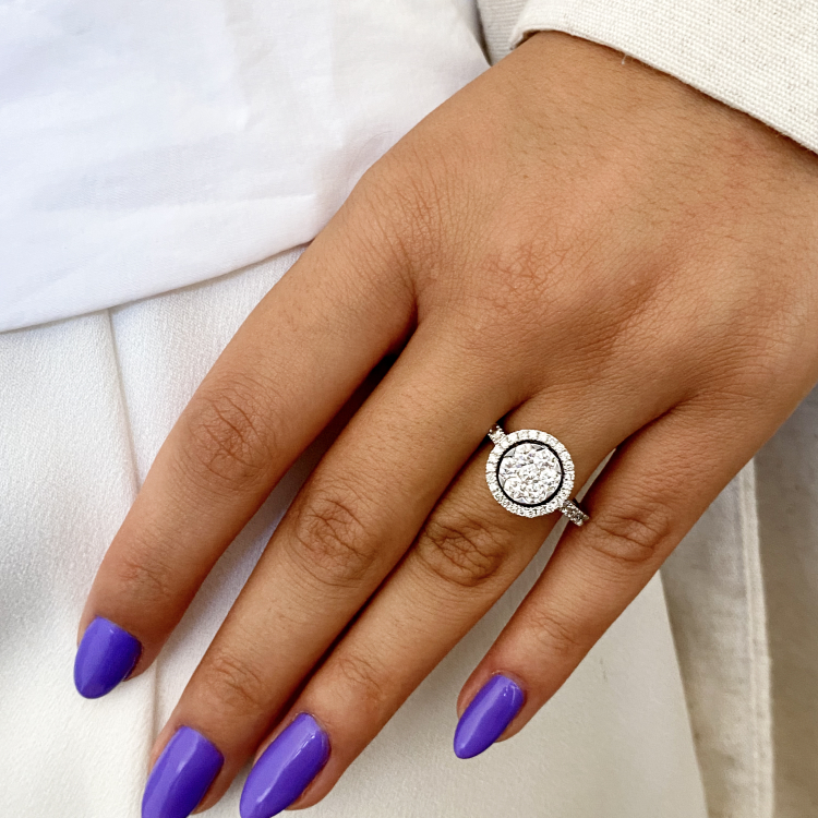Alondra's Round Diamond Ring