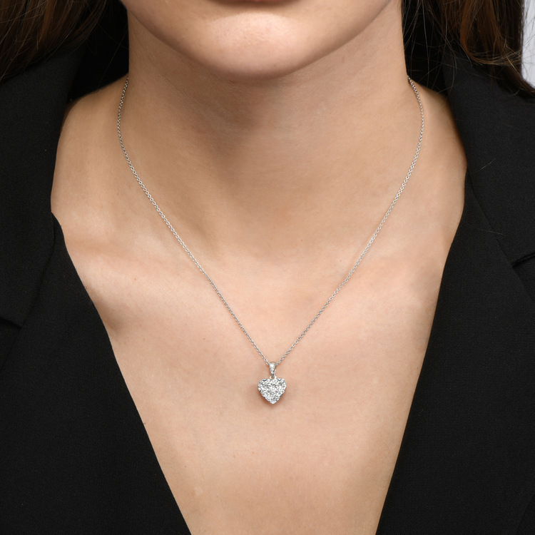 Anora's Round Shaped Pendant