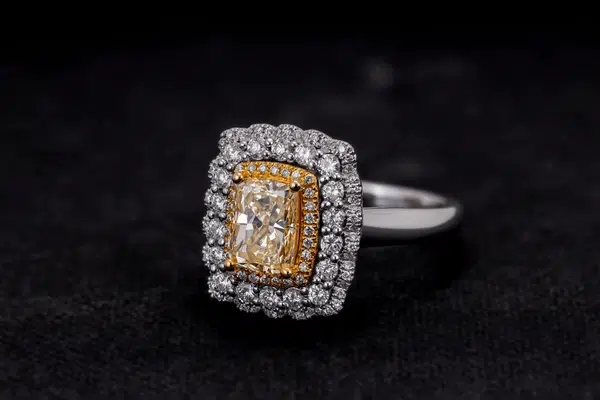 cushion cut engagement rings